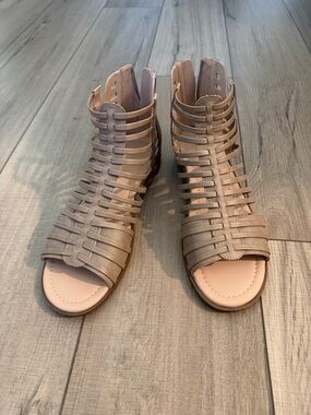 Journee Women’s Gladiator Sandals 9.5